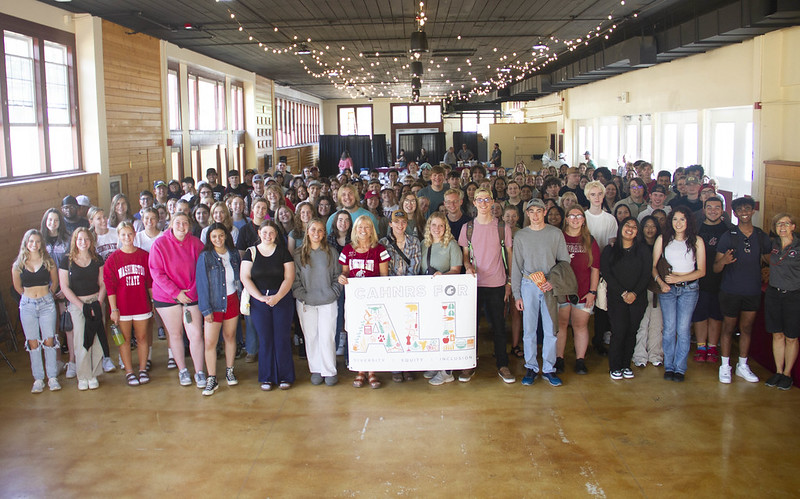 2022 CAHNRS cougs at welcome week.