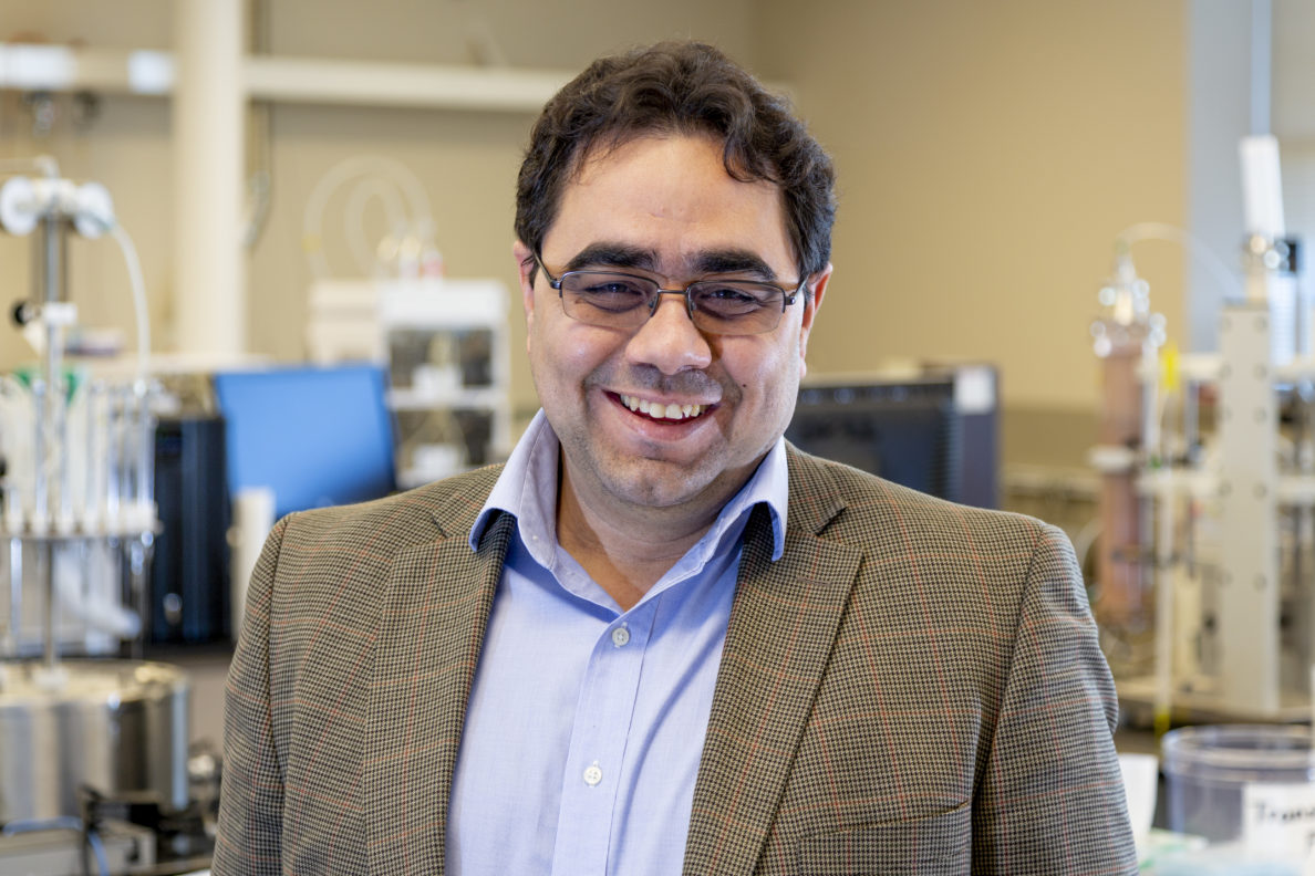 Manuel Garcia-Perez professional headshot.