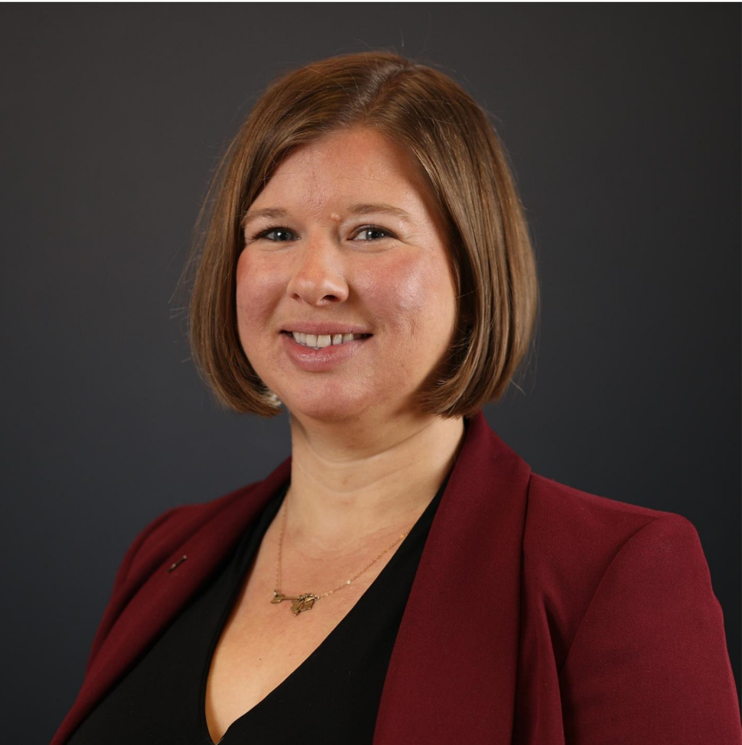 Anna Warner professional headshot.