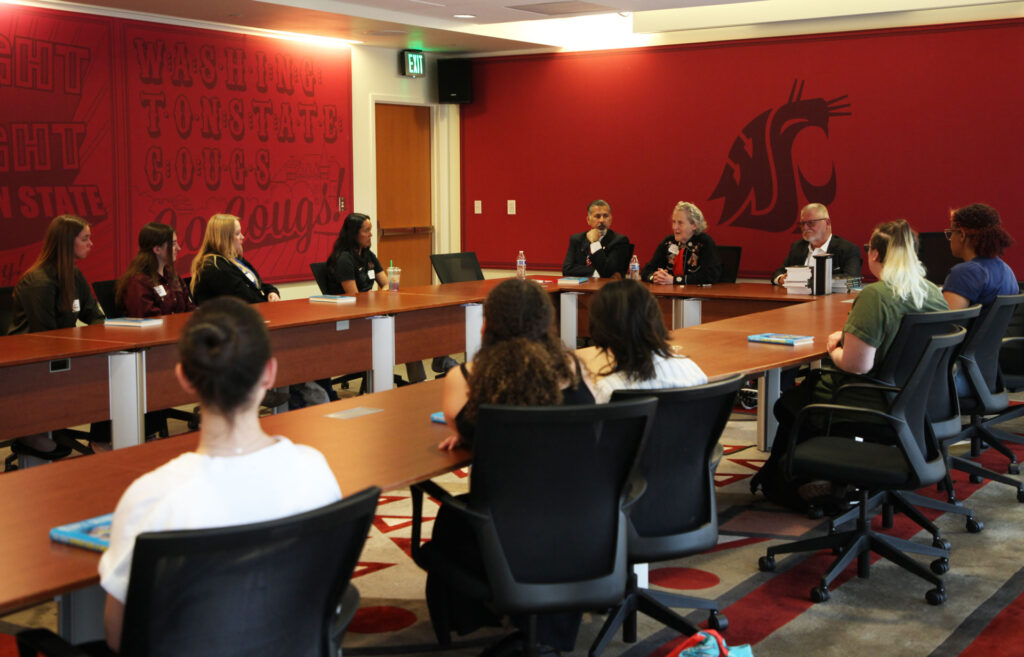 Temple Grandin at a roundtable discussion with students.