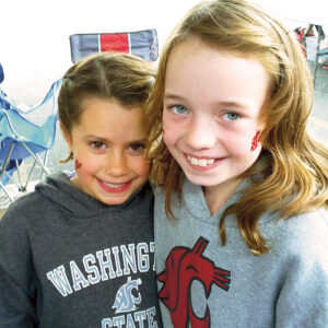 L: Emily, daughter of Steven Yorke (’00, Ag.), R: Bailey, daughter of Jenny (’04, Ed.) and Heath Barnes (’00, Ag. Econ.)