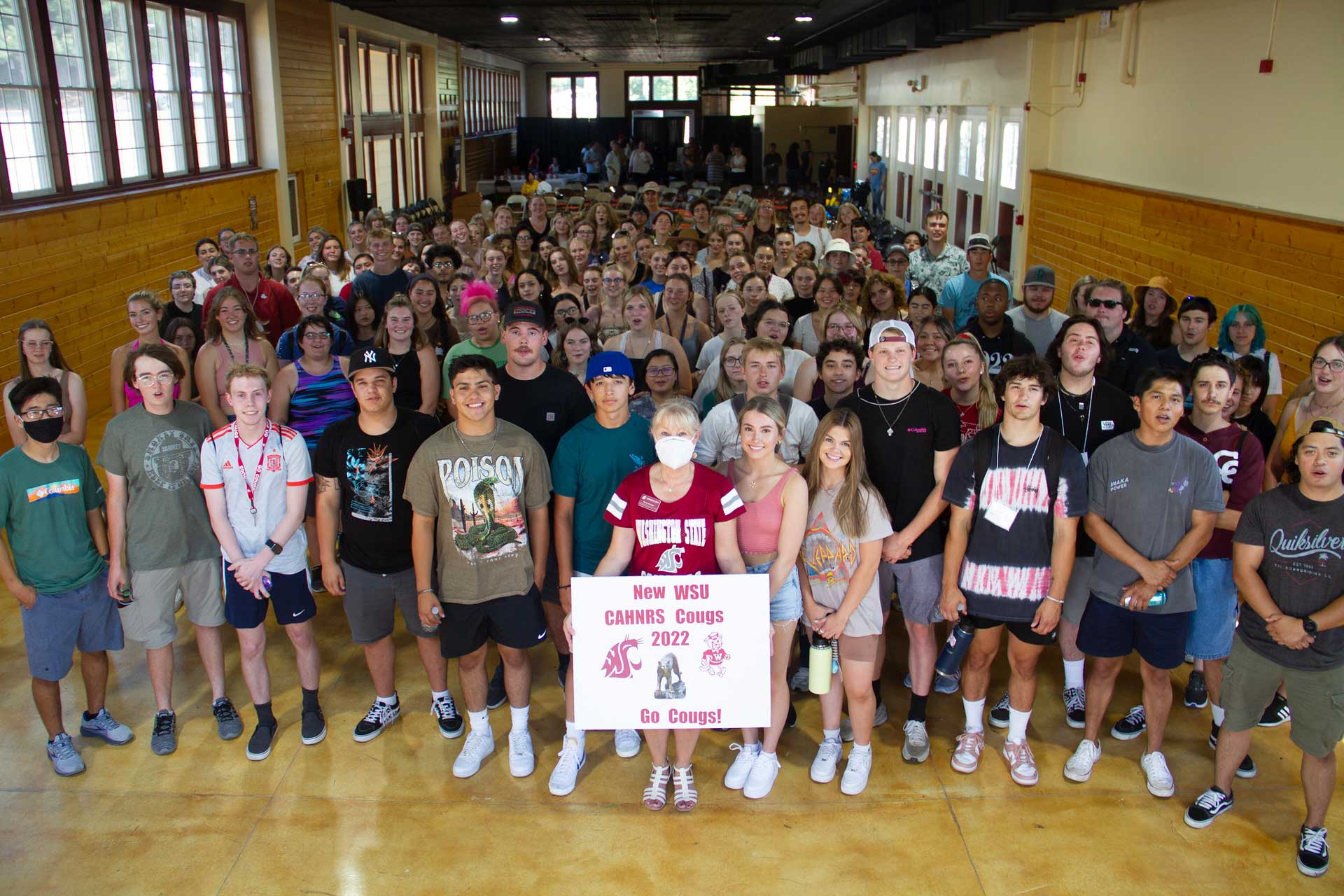 Group of new students during 2022 CAHNRS Cougs welcome event.