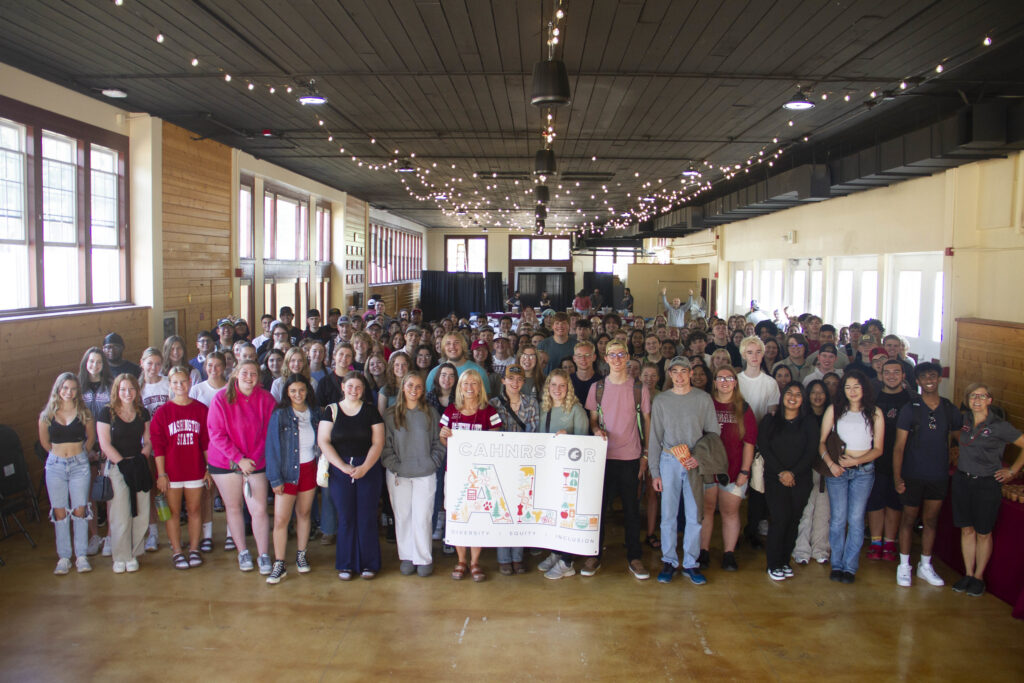 Group of new students during 2022 CAHNRS Cougs welcome event.