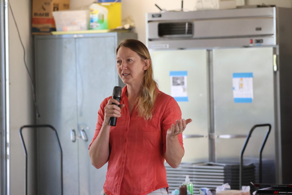 Dr. Lynne Carpenter-Boggs speaking at the Spillman Farm Field Day.
