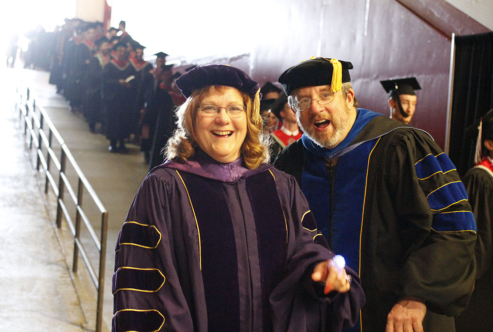 Crowning moment: 2016 Commencement in photos | CAHNRS News | Washington ...