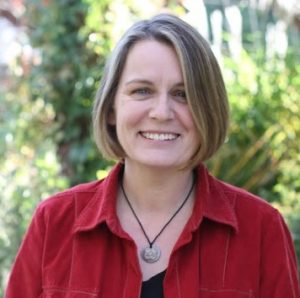 Head shot of Dorrie Main