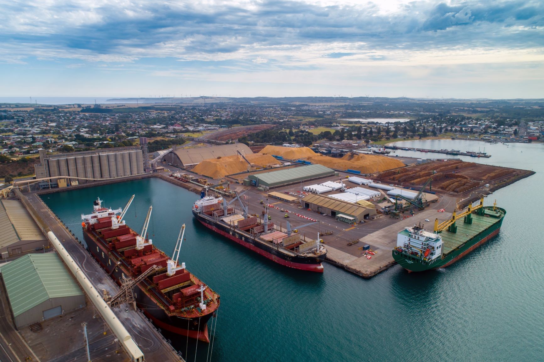 Picture of freighters at the Port of Portland