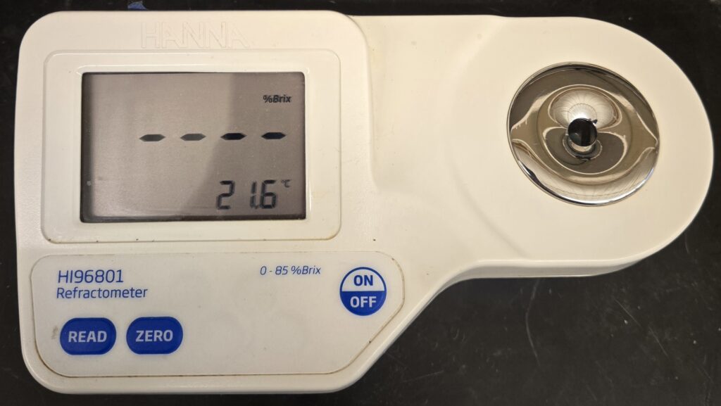 refractometer: reading 21.6 °C