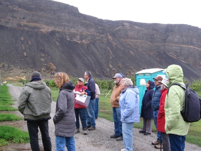 Master Gardener students at the Sunrise Orchard for a tree fruit tour