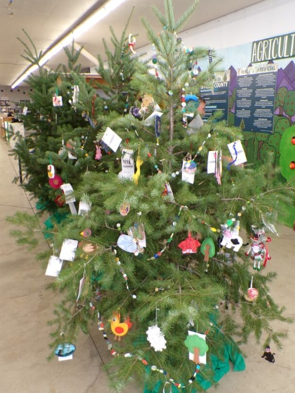 PC Fair - Christmas tree with ornaments for Festival of Trees