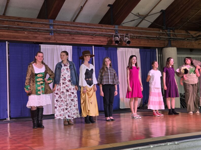 4-H Youth at the Pierce County Fair
