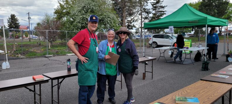 Master Gardeners working at a plant sale.