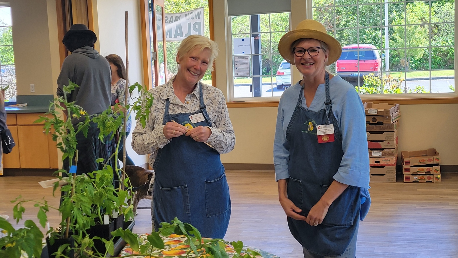 San Juan County Master Gardner volunteers working at a plant sale