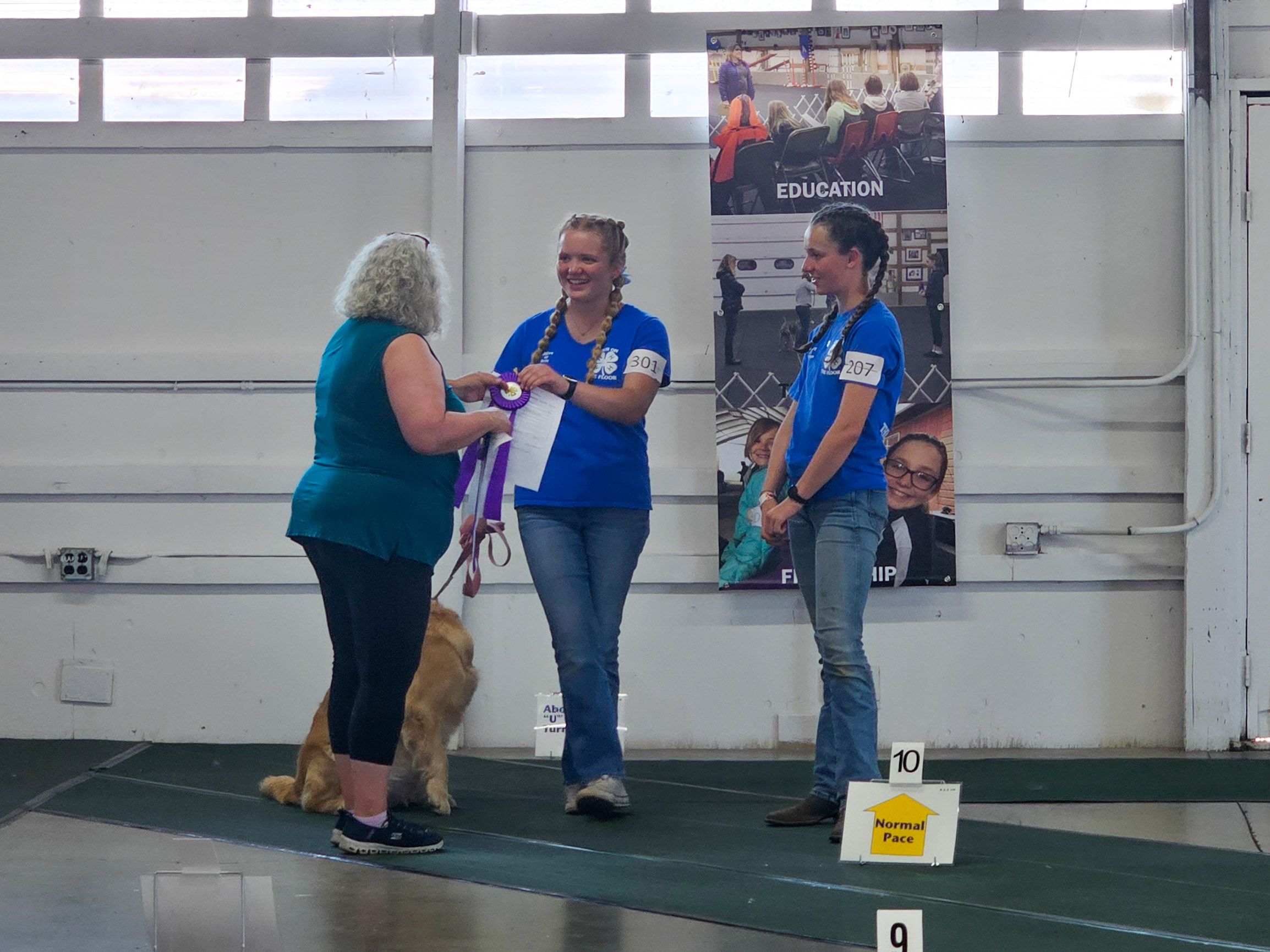 4-h dog members receiving awards