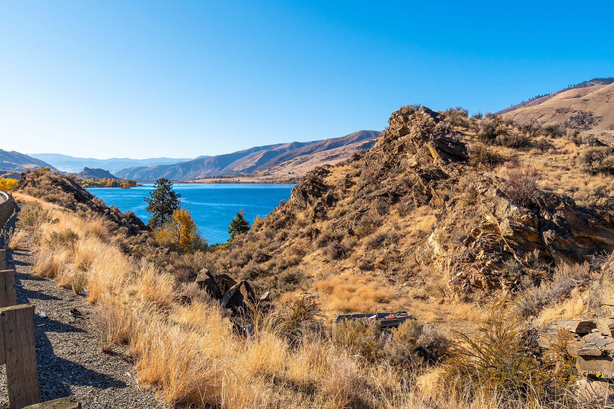 View from along Highway Route 2 heading west along the Columbia River in East Wenatchee, Douglas County, in Washington State, USA