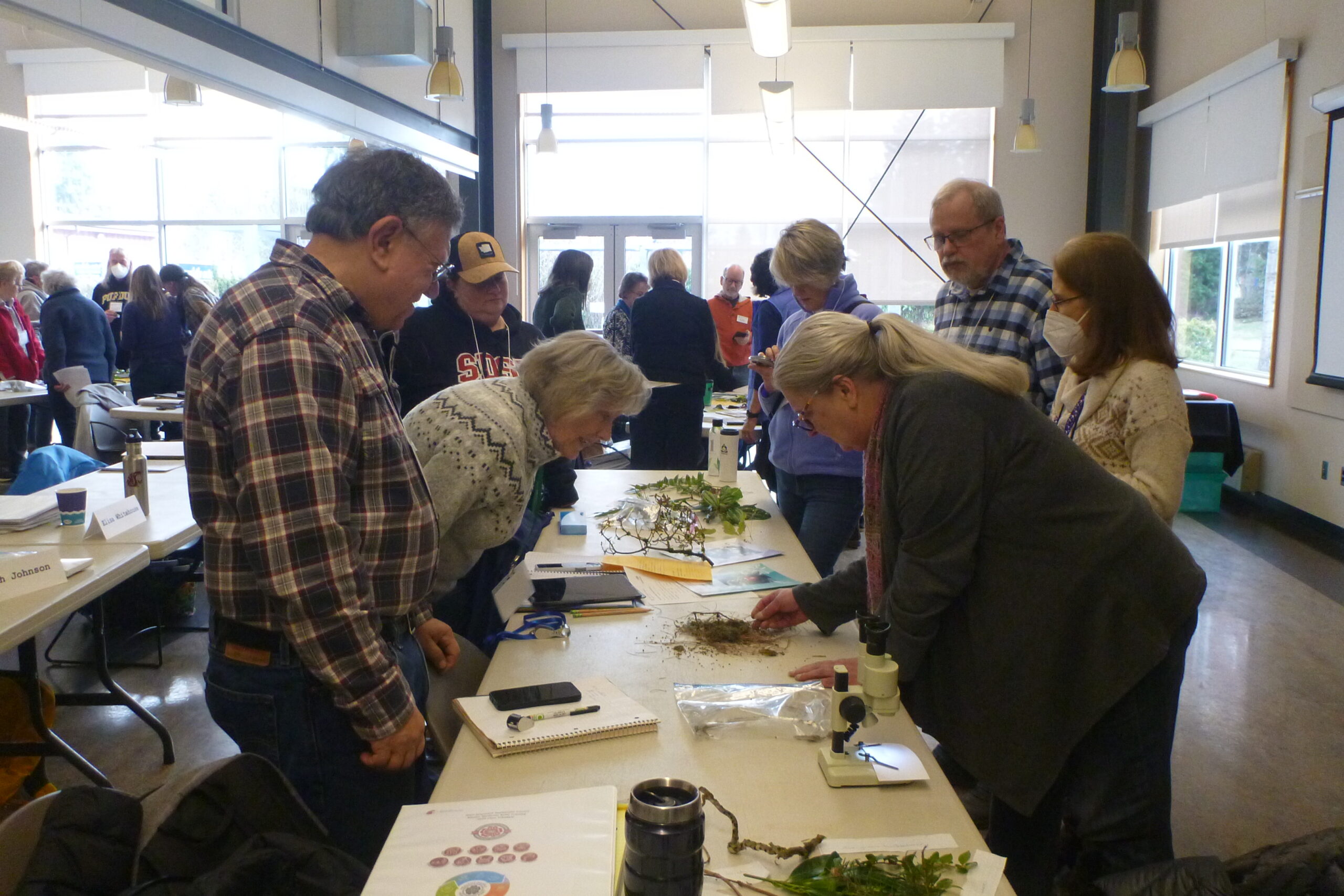 Master Gardeners at training table