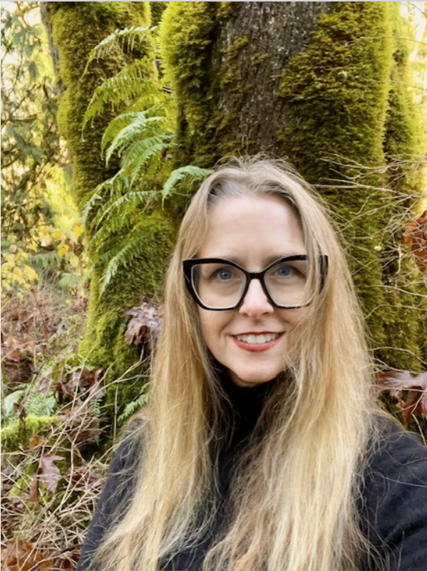 Headshot of Jennifer Bryan Goforth, outdoor background
