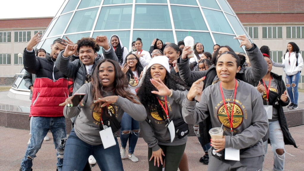 Group shot of VIBES participants on top of Terrell Library.