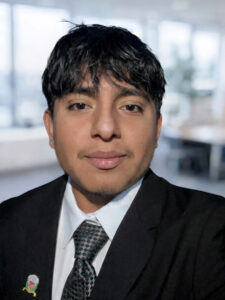 Closeup of Luis Vidrancos.