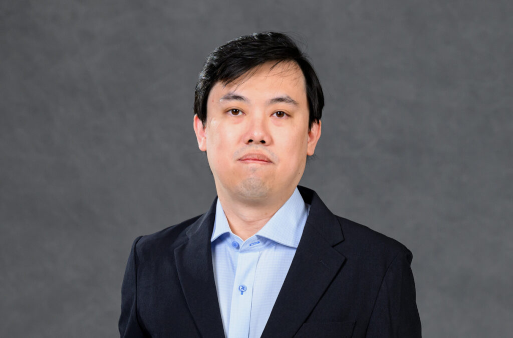 Closeup of Nghia Hoang.