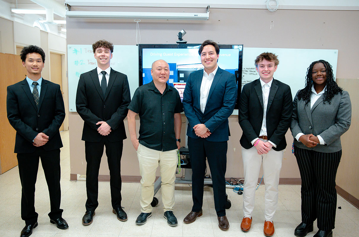 Carson College of Business student consultants boost Washington hotels’ performance
