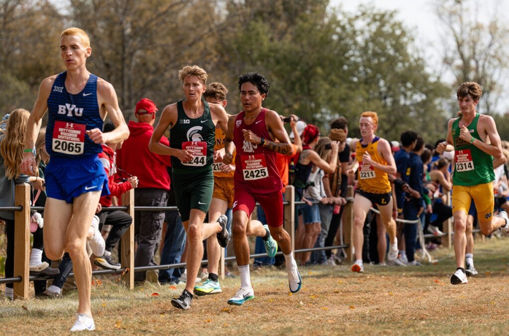 Ku Stevens running alongside other college athletes