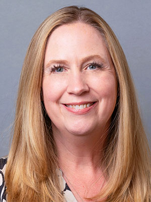 Headshot of Shannon Flynn.