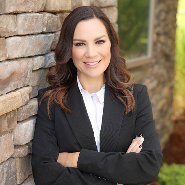 Headshot of Katie Elliott.