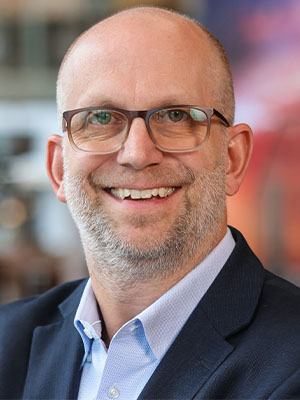 Headshot of Oliver Meinzer.