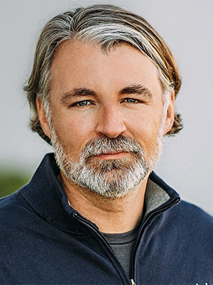 Headshot of Paul Carlisle.