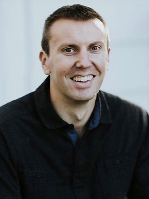 Headshot of Reid Wilson.