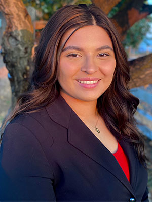 Headshot of Savannah Maltos.