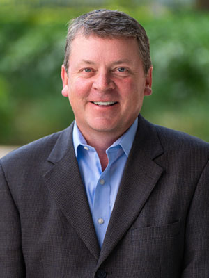 Headshot of Craig Looper.