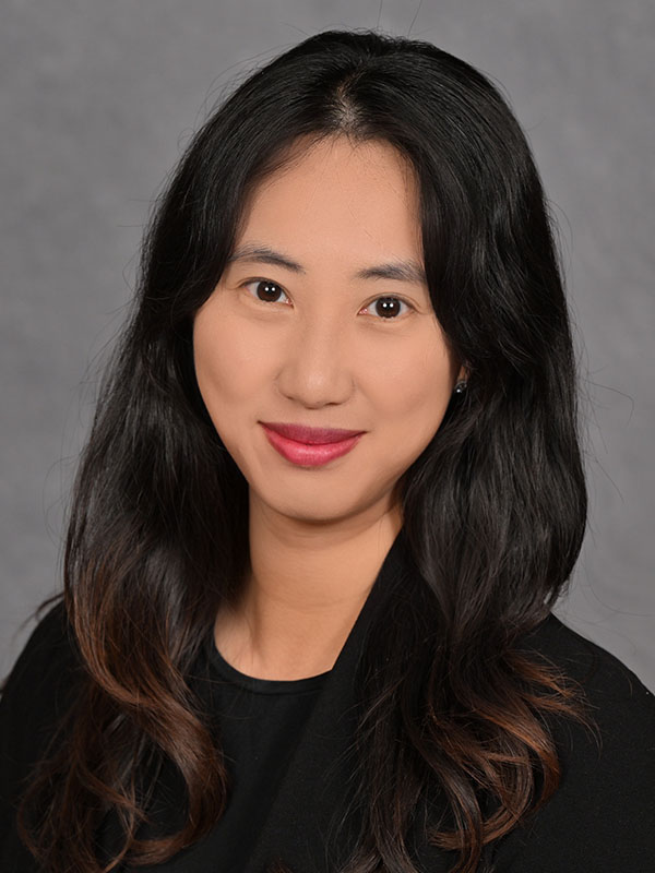 Headshot of Jennifer Han.