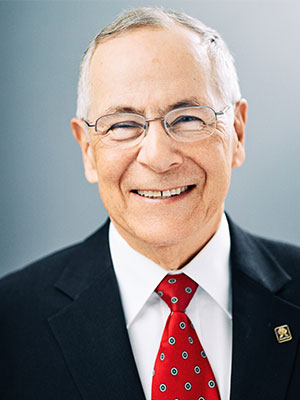 Headshot of Peter Smith.