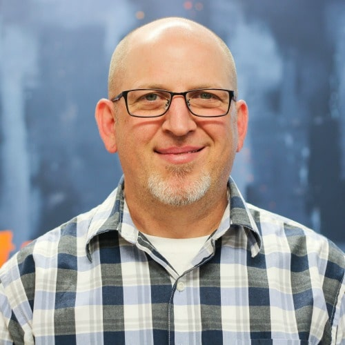 Headshot of Jason Barros.