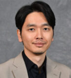 Headshot of Youngjin Kwon.