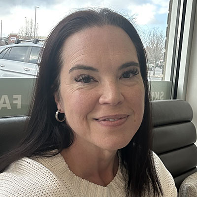 Headshot of Holly Walker.