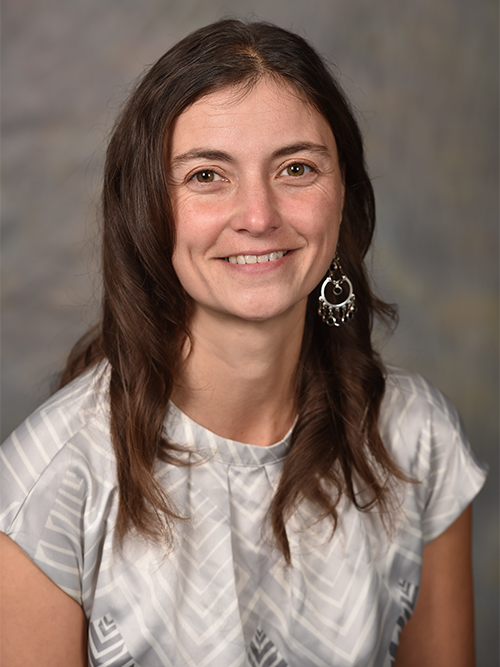 Headshot of Angie Senter.