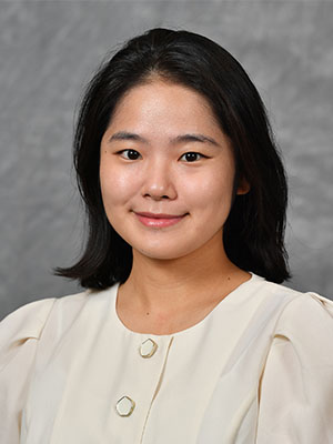 Headshot of Minjoo Kim.