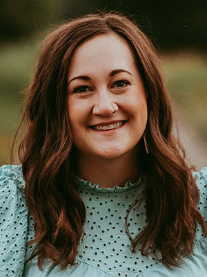 Headshot of Lisa Desmarias