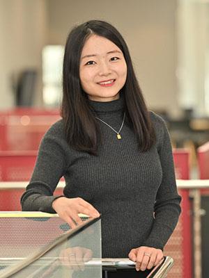 Headshot of Lily Zhu.