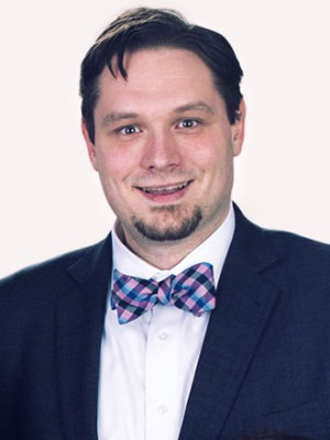 Headshot of Rohny Saylors.