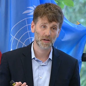 Headshot of Wes Henricksen.