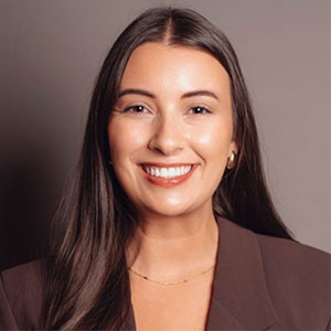 Headshot of Andreia Todd.