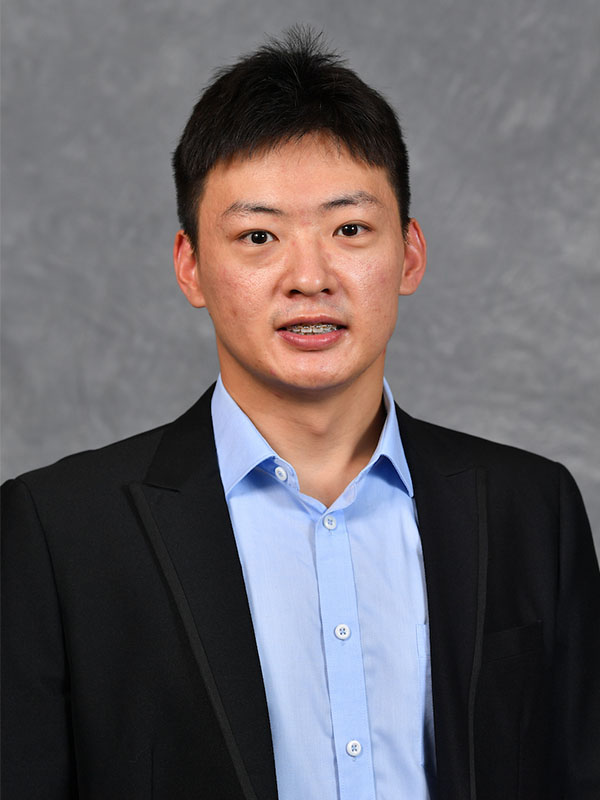 Headshot of Yingwei (Wayne) Xu.