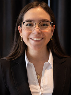 Headshot of Joanna Torres.
