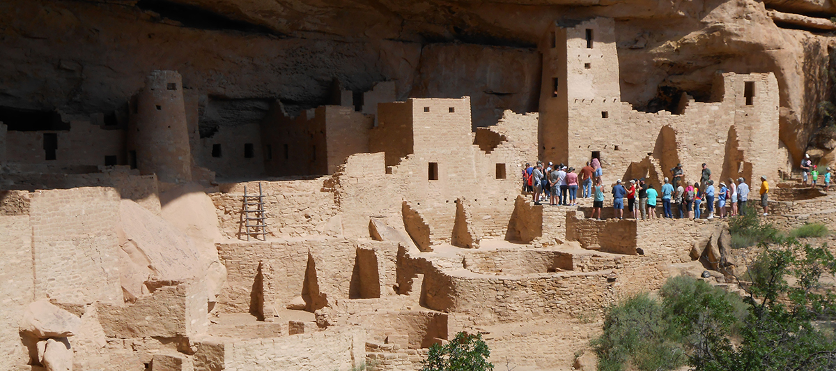 Cliff palace with tourists