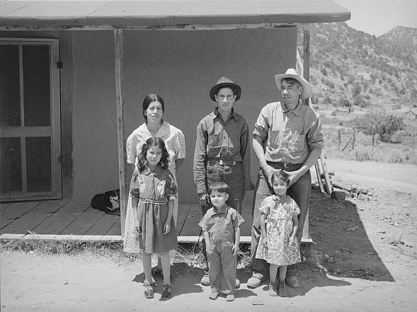 Spanish American family, 1940