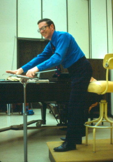 Emeritus Professor Frank Green standing at podium.